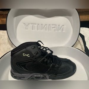 New in box/ 8 1/2 Womens Basketball shoes/ Nfinity Brand
